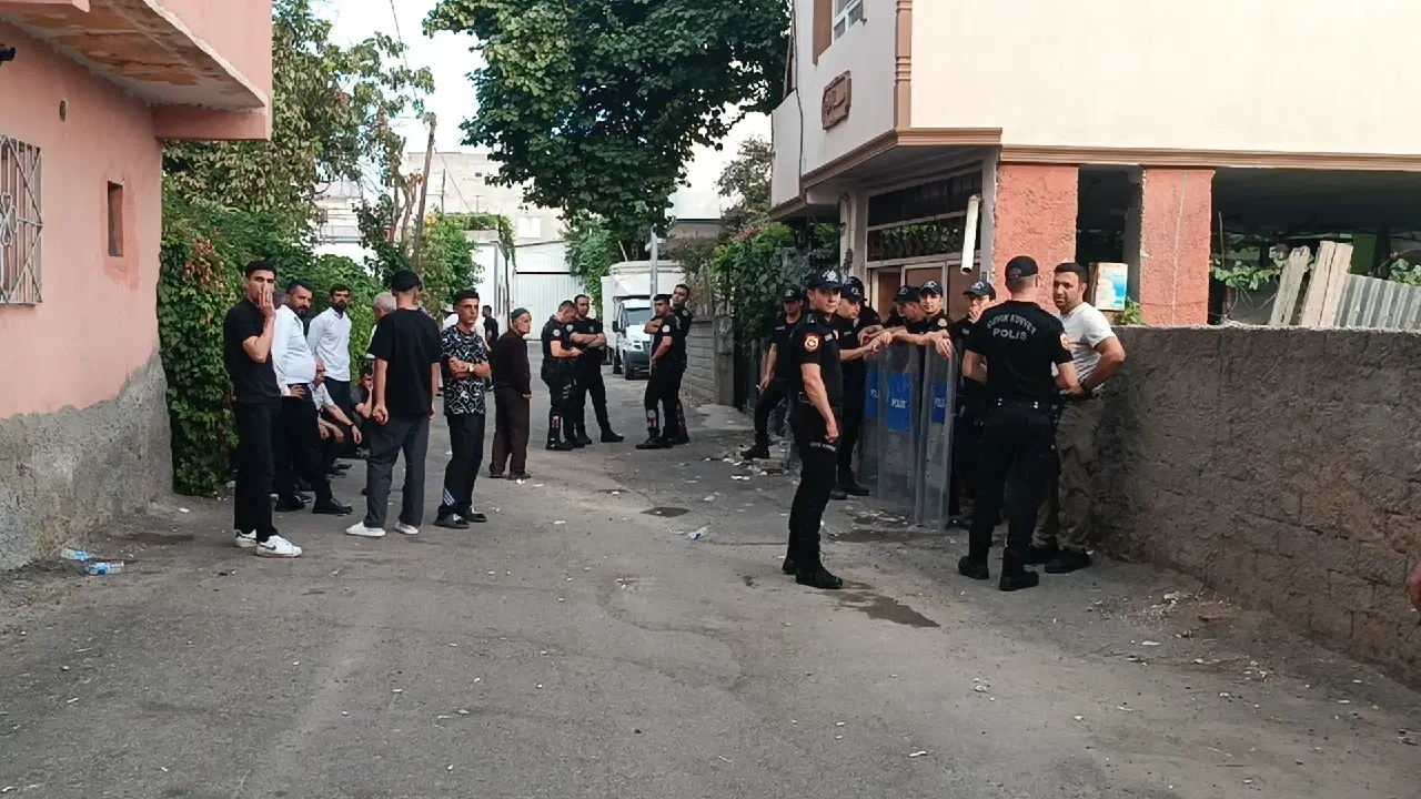 Batman’da Kanlı Olay: Annesini Katlettikten Sonra Çöp Konteynerine Attı
