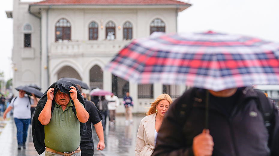 İstanbul ve Çevresinde Yoğun Yağış ve Fırtına Uyarısı