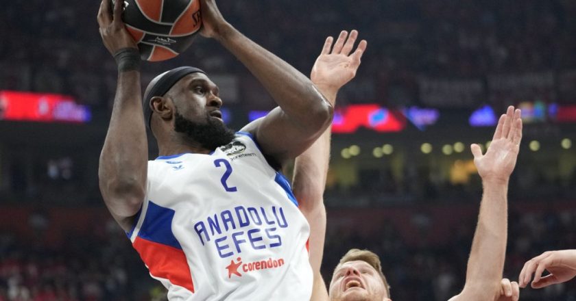 Euroleague'de play-in ve play-off heyecanı: Anadolu Efes ve F.Bahçe'nin rakipleri açıklandı