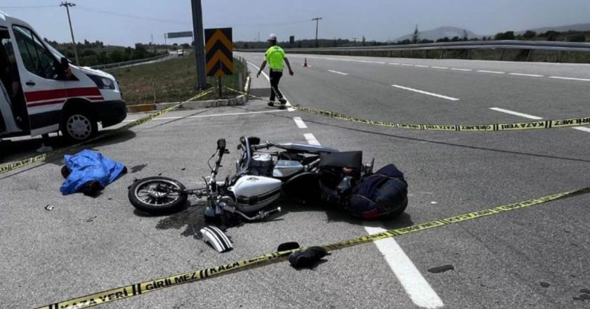 Denizli'de kaza yapan motosikletçi hayatını kaybetti