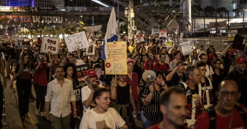 İsrailliler sokaklarda hükümetten ateşkes anlaşmasını imzalamasını istiyor