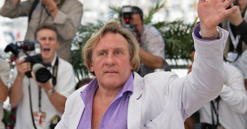 Paris savcılığı, Gerard Depardieu'nun tecavüz ve cinsel saldırı suçlamalarından yargılanması çağrısında bulundu