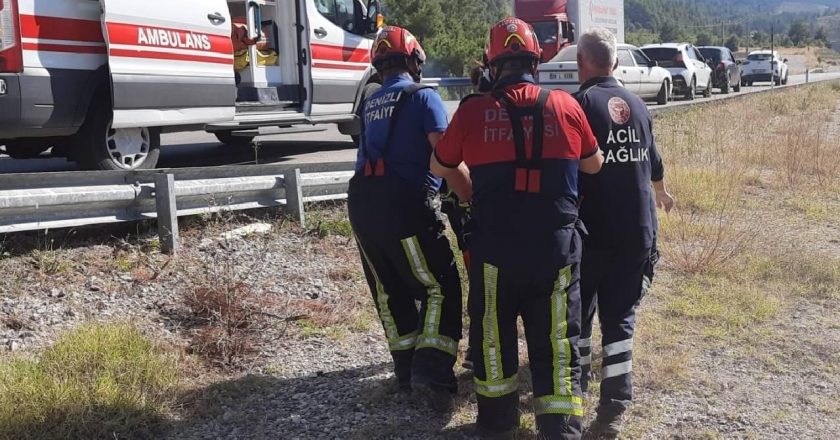 Denizli'de devrilen otomobilde 1 kişi öldü, 2 kişi de yaralandı