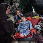 İsrail ablukası altındaki Gazze’de iki bebek daha açlıktan hayatını kaybetti