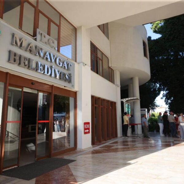 Manavgat Belediyesi’ne dair rüşvet davasında mahkeme süreci başladı