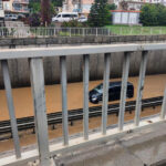 Alanya’daki alt geçitte sıkışan 8 kişi kurtarıldı