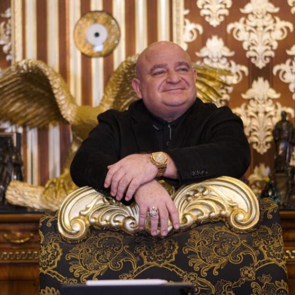 Girişimci lider Moiz Mitrani: Triko İplikten Küresel sermaye alanına Uzanan Etkileyici kariyer serüveni